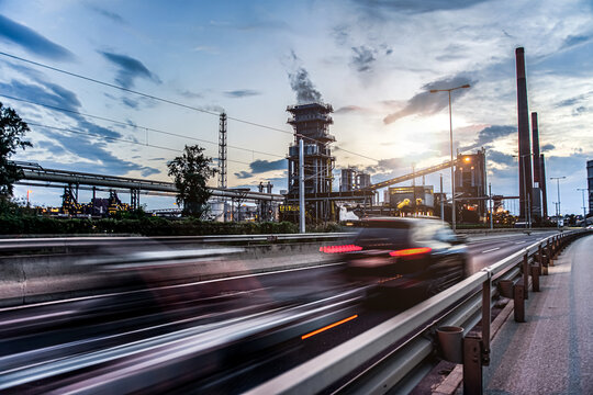 Industrie - Industrieanlage eines Weltkonzern in der Stahlproduktion und Stahl Herstellung