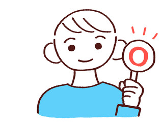 右手に正解札を持つ男性