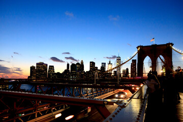 Fototapeta na wymiar Night view of Brooklyn bridge and Manhattan