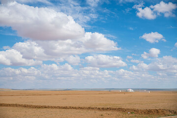 Fototapeta na wymiar 맑은 몽골의 하늘