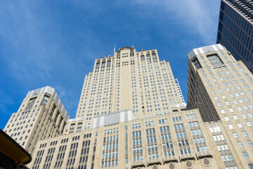 Obraz premium Skyline of buildings at Chicago river shore, Chicago, Illinois, United States