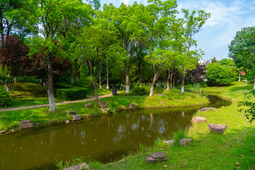 Fototapeta na wymiar Spring scenery of Huanghelou Forest Park in Wuhan, Hubei