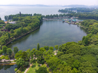 Fototapeta na wymiar Wuhan East Lake Scenic Spot scenery in summer