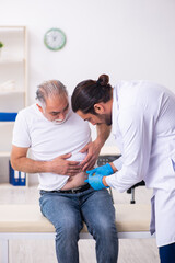 Obraz premium Patient suffering from diabetes visiting doctor