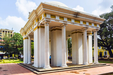 Obraz premium Brass memorial to great Goan freedom fighter (1891). Panjim. Panjim (Panaji) - capital of Indian state of Goa.
