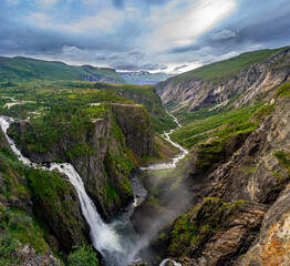 Sightseeing Highlight Norwegen: Naturschauspiel Vøringsfossen Wasserfall in Hardangervidda /...