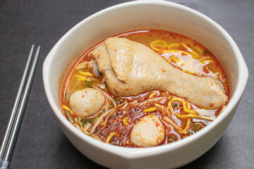 tom yum noodle chicken with yellow noodle