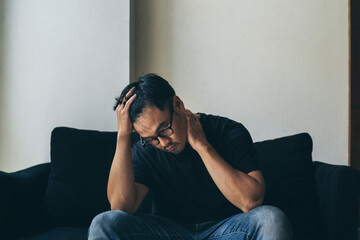 Obraz premium sad serious illness man.depressed emotion panic attacks alone sick people fear stressful.crying begging help.stop abusing domestic violence,person with health anxiety, bad frustrated exhausted
