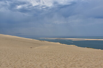 Fototapeta na wymiar Dune du PIlat in Frankreich unter Wolken