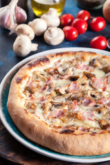Pizza Bianca with bacon and mushrooms