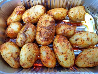 Grillkartoffeln in Aluschale