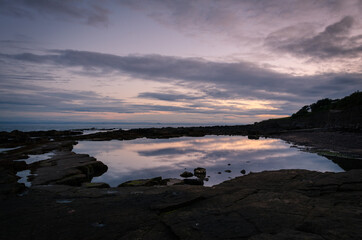 Obraz premium Sunset at the rocky beach of Crail, Scotland, United Kingdom