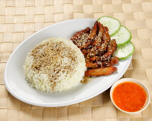 vegetarian food -rice and noodle.