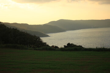 日本の夕焼けと海