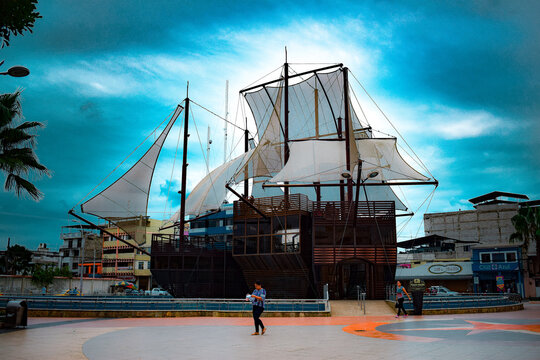 Ciudad de Machala - Plaza Colon