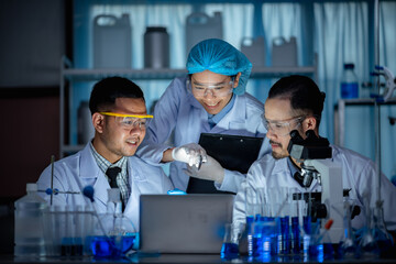 The teamwork specialist scientis or reseacher test and develope the drug chemical vaccine...