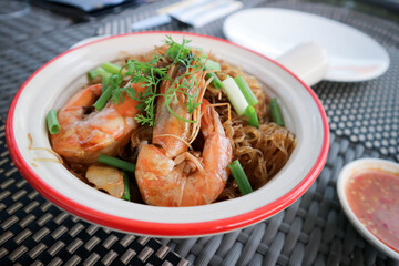 Baked Prawns With Vermicelli, stir fried vermicelli with shrimp