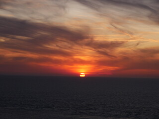 Sonnenuntergang am Meer, bedrohliche Stimmung