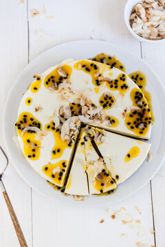 Cocos cheesecake with lime & passionfruit