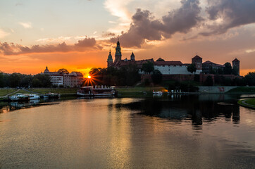 Fototapeta na wymiar Sunrise over the Wawel Castle, Cracow, Poland