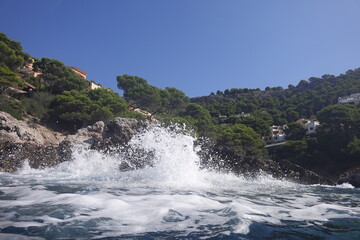 mar Meditarraneo espumoso en la zona de Canya Mel, Mallorca