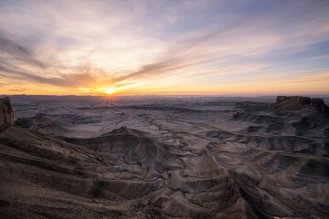 Fototapeta na wymiar Sunrise near the Mars Desert research valley in Utah