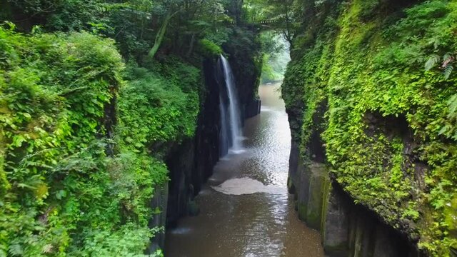 高千穂峡・真名井の滝の空撮