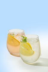 レモネード　Cold lemonade with fresh lemon