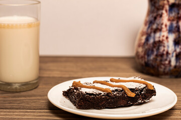 Brownies con caramelo  y leche