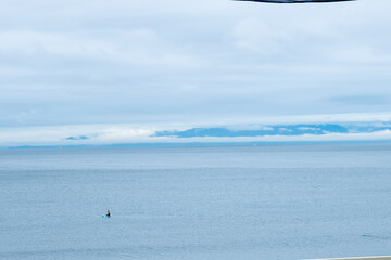 海の風景　波待ちをするサーファー　湘南