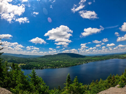 Reflet du sommet dans le lac - Mount Pinacle - Quebec - Canada
