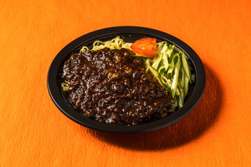 ジャージャー麺　zhajiangmian
