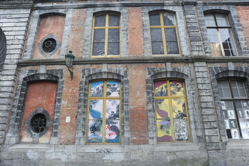 Fototapeta premium Tournai, Bélgica, ventanas