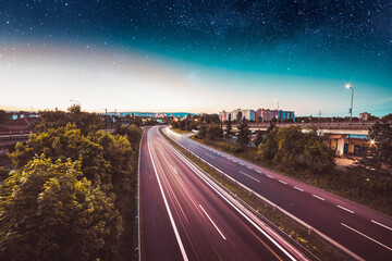Traffico serale in città con Star Sky