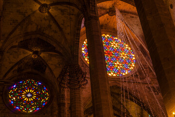 juegos de luz provocados por el roseton mayor,Catedral de Mallorca , siglo  XIII, Monumento...
