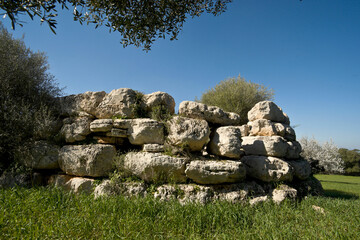 Talaiot de Sa Canova de Morell , o Sa Clova d'es Xot (cáscara del cordero),  época talayótica (1300-123 a. C.) . Arta. Comarca de Llevant. Mallorca. Spain © Tolo