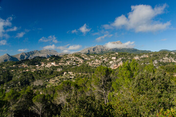 Puig de Galatzo, 1027 metros y el pueblo de Galilea, Sierra de Tramuntana, Mallorca,Islas Baleares, Spain