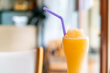 orange juice blend smoothie glass