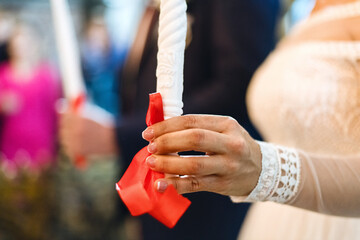 bride hands with candless