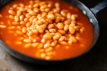 rustic english baked beans in tomato