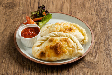 イタリアの具入りパン カルツォーネ　 Italian Bread (calzone)
