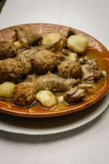 Escaldums de Pollastre, - guisado de pollo mallorquin-, receta tradicional mallorquina, Mallorca,Islas Baleares,Spain.
