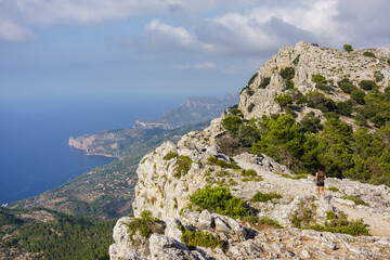 Fototapeta na wymiar camino del Archiduque, Valldemosa, Sierra de Tramontana, Mallorca, islas baleares, Spain