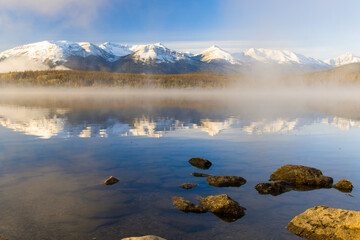 Morning Fog Pyramid Lake Jasper Nationalpark