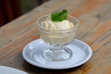 ice cream or vanilla ice cream