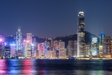 Naklejka premium Awesome night view of Hong Kong Island skyline