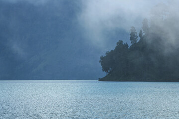 Fototapeta premium Silent and calming Lake Segara Anak, Mount Rinjani