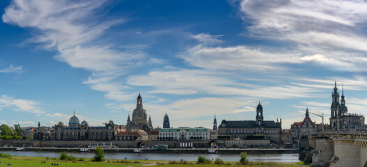 Fototapeta na wymiar panorama view of the Saxon capital city Dresden and the Elbe River