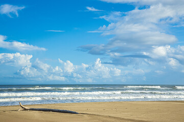 海と青空のイメージ