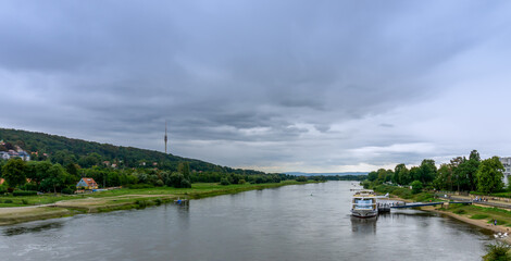 Fototapeta na wymiar river boat unloads passengers near Dresden on the Elbe River